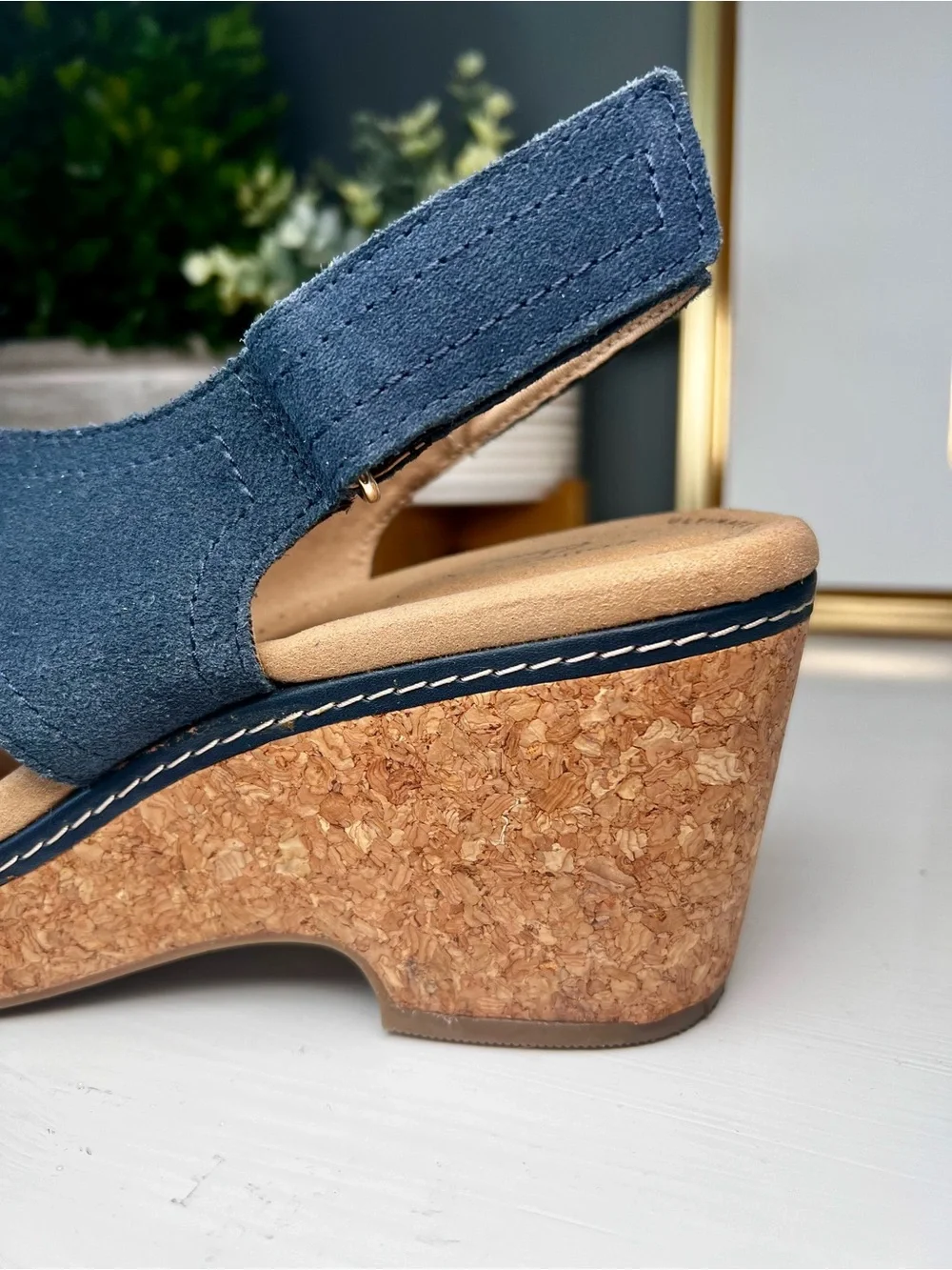 Clarks Giselle Cove Navy Suede Cork Wedge Sandals Ultimate Comfort Sz 9